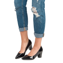 Klassiska lackerade pumpar svart 1