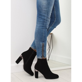 Svarta högklackade stövlar 266-10 Svart 2