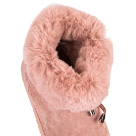 Dekorerad Mukluki rosa 1