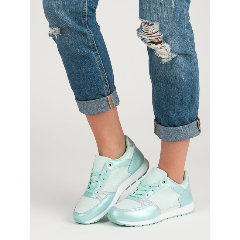 Snörade sportskor vit grå grön 2