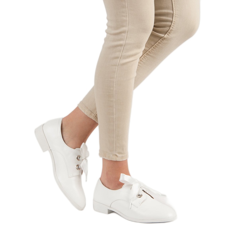 Tina&Co Knutna brogues vit 1