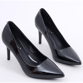 Pumpar på en svart LE011P-ST Svart stift 1