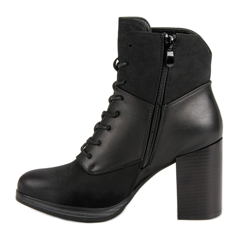 Vinceza Snörskor på ett inlägg svart 2