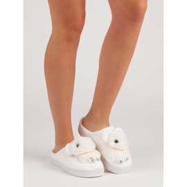 Bekväma tofflor vit 1