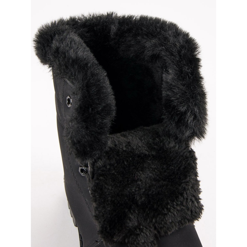 Svarta fällare med päls 1