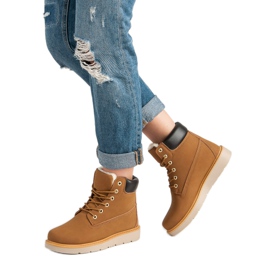 Fångare på plattformen brun 2