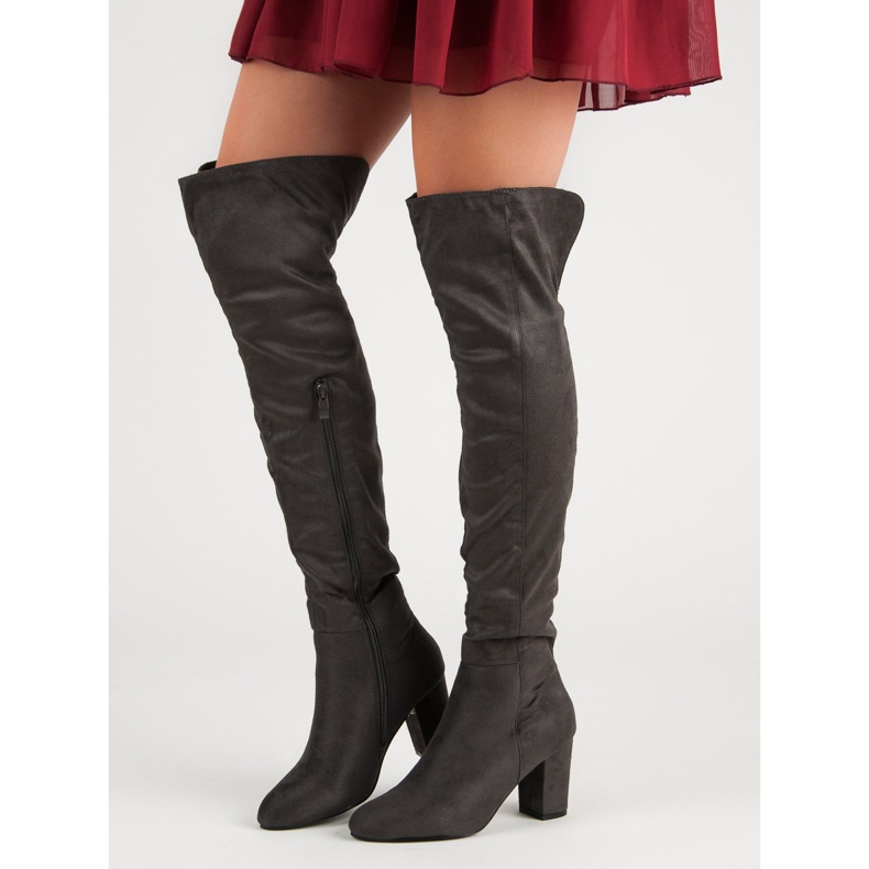 Kayla Grå musketerer 1