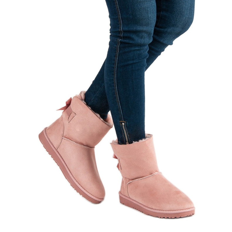 Queentina Rosa Mukluki Med En Rosett 2