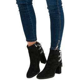 Ideal Shoes Trendiga stövlar på stolpen svart 1