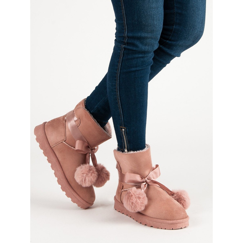 Rosa Mukluki Med Pompoms 2