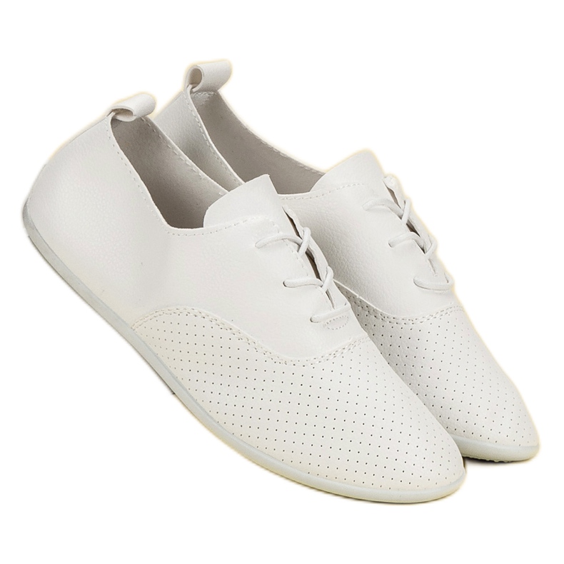 Vita knutna sneakers 1