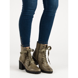 Queentina Varma stövlar på plattformen grön 1