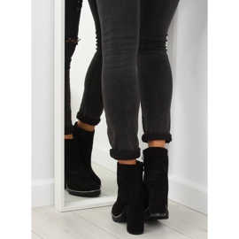 Svarta högklackade stövlar 58-581 Svart 1