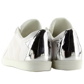 Vita sneakers med en stjärna A6213 VIT / SILVER 2