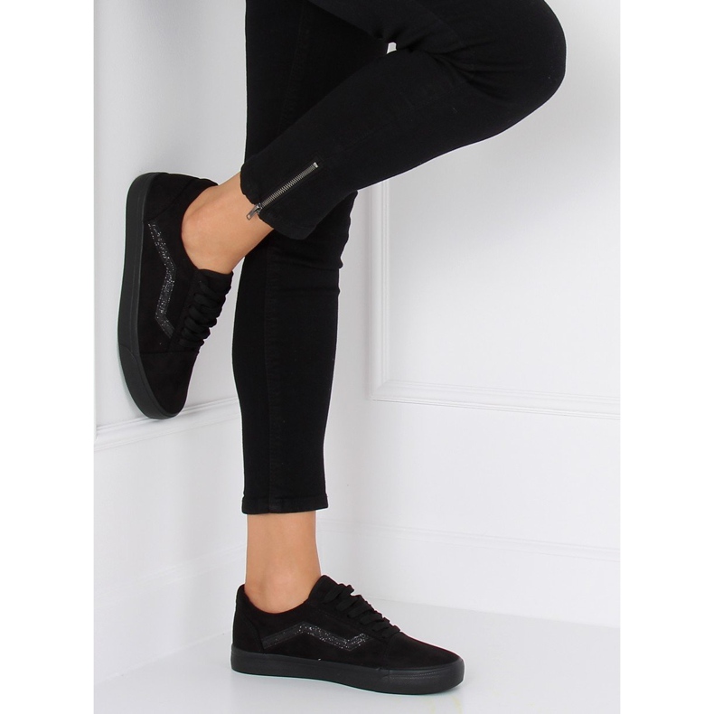 Svarta Vans sneakers B318-10 All Black 1