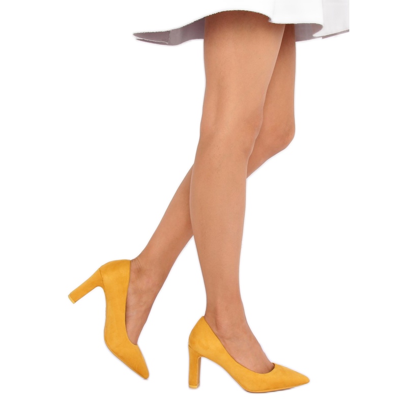 Pumpar på den gula stolpen LE056P Gul 1