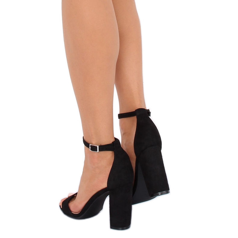 Svarta sandaler på stolpen Y2385-27 Svart 2
