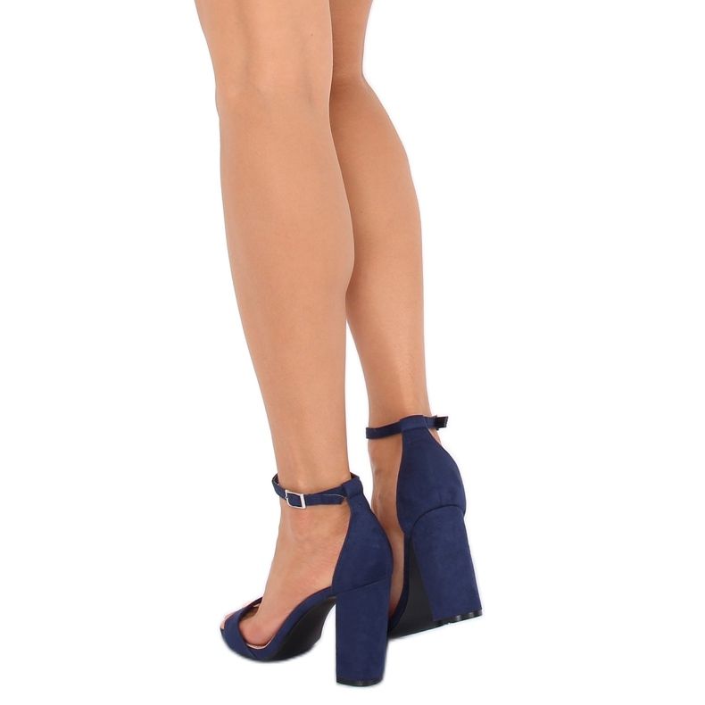 Sandaler på stolpen marinblå Y2385-27 Navy 2