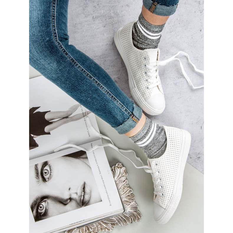 Kylie Genombrutna Sneakers På Bindningen vit 1