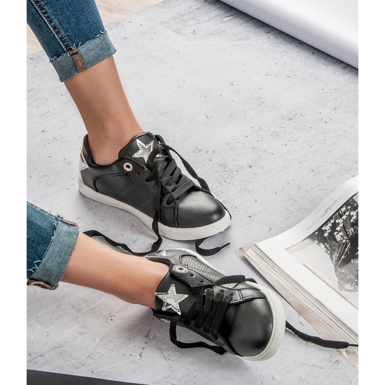 Låga sportskor svart grå 1