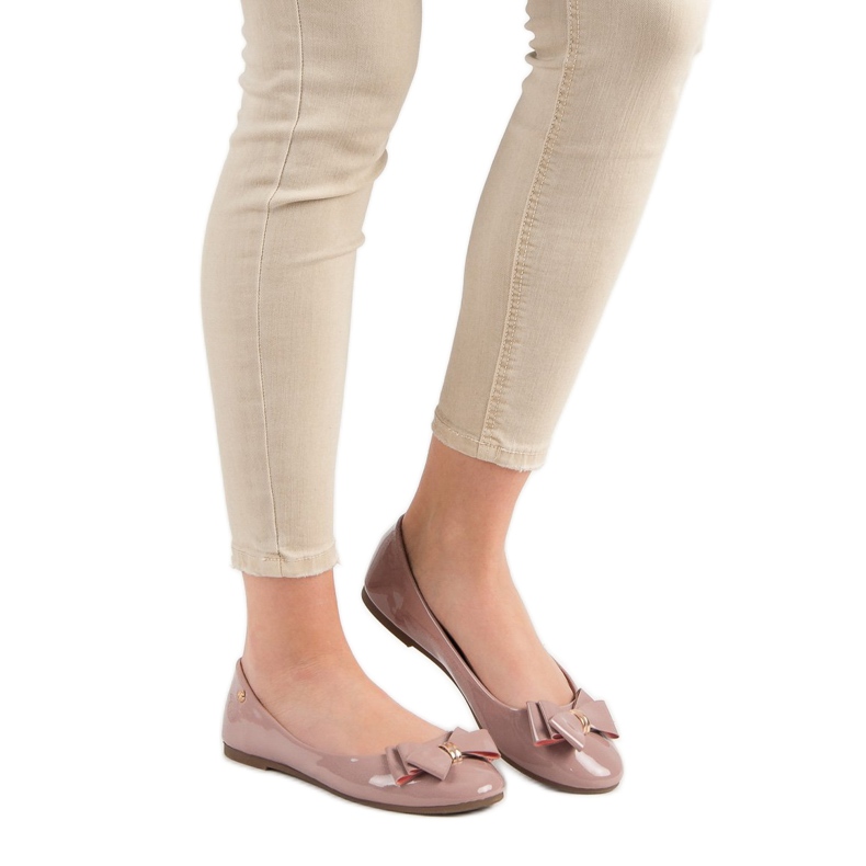 Lackerade ballerinor med rosett VINCEZA rosa 2