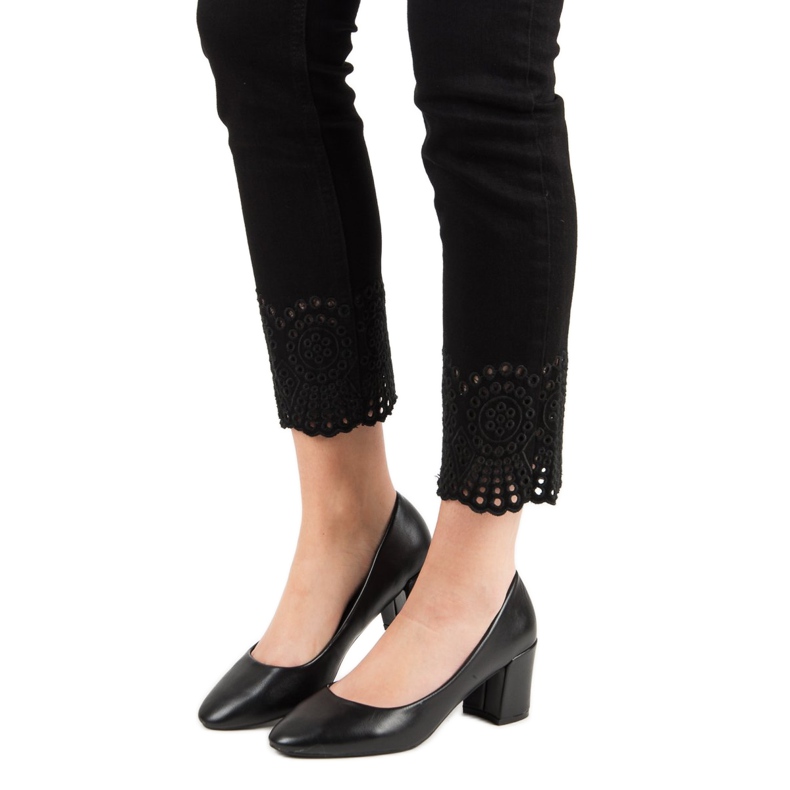 Ideal Shoes Klassiska svarta pumpar 1