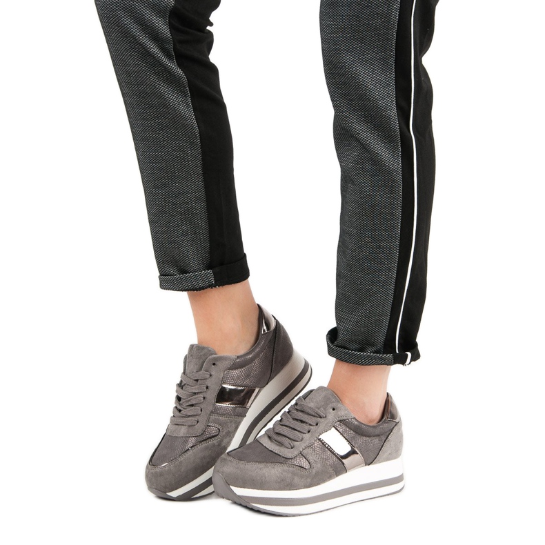 Bestelle Trendiga grå sneakers 1