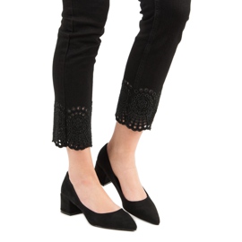 Diamantique Mocka pumpar på en platt klack svart 1