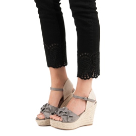 Top Shoes Grå sandaler med blommor 2