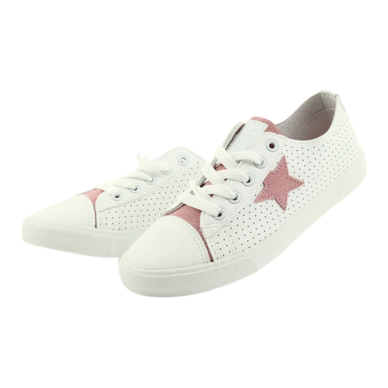 Big Star Kvinnors sneakers dekorerade med en stjärna 274691 vit 2