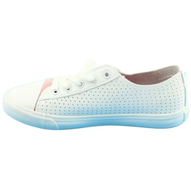 Big Star Kvinnors sneakers dekorerade med en stjärna 274691 vit 4