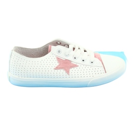Big Star Kvinnors sneakers dekorerade med en stjärna 274691 vit 3