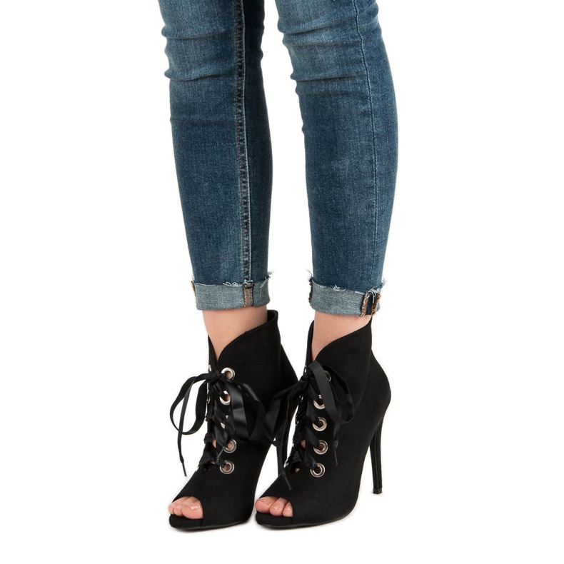 Bestelle Knutna stövlar med öppen tå svart 1