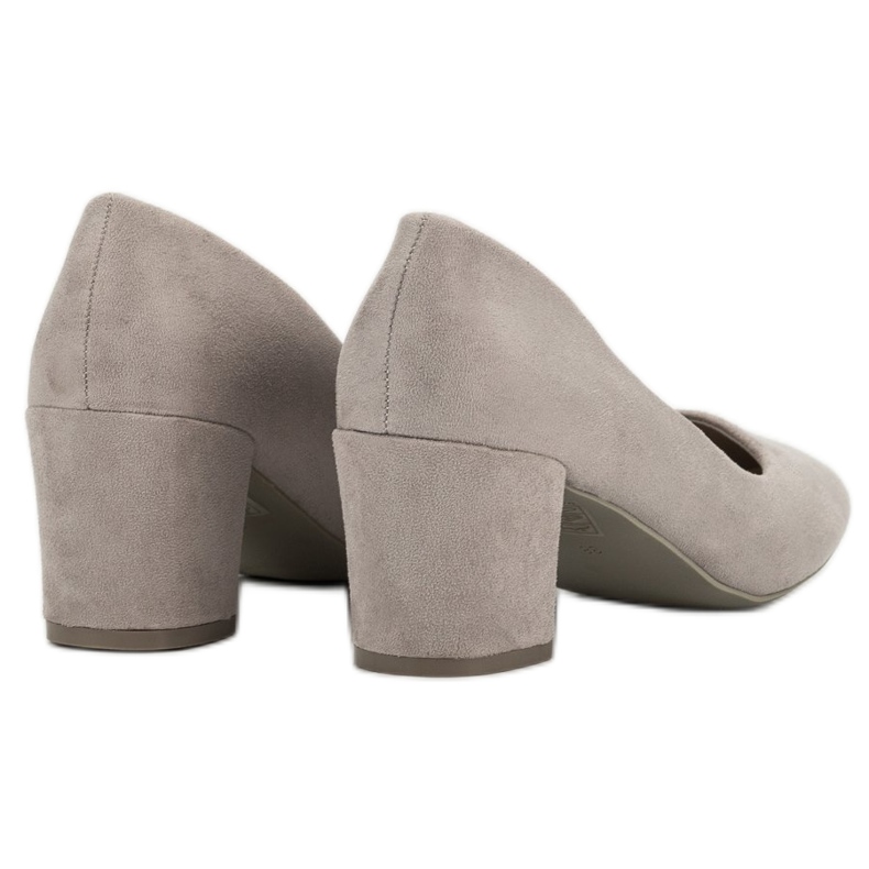 Ideal Shoes Grå pumpar på en pelare 1