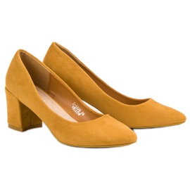 Ideal Shoes Senapspumpar På En Bar gul 2