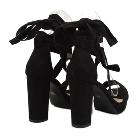 Svarta sandaler på plattformen NC805 Svart 2