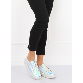 FZ09 Vit bensin sneakers 1