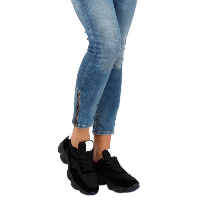 Svart E-102 Svarta sportskor 1