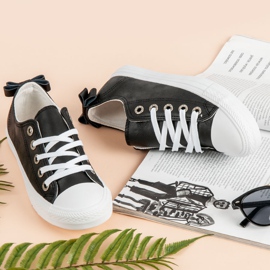 Svarta låga sneakers 1