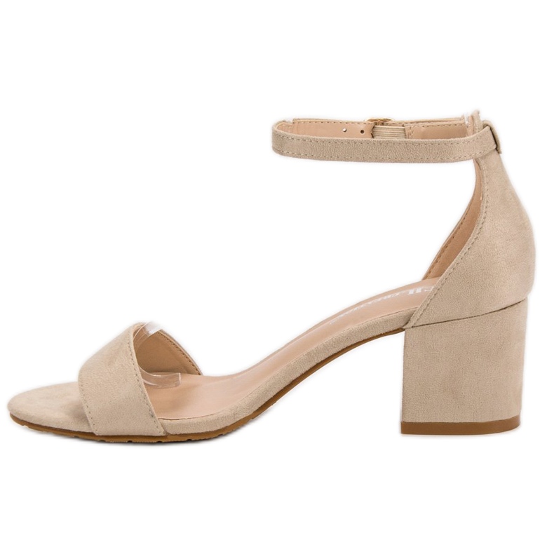 Ch. Creation Klassiska sandaler på en bar brun 1
