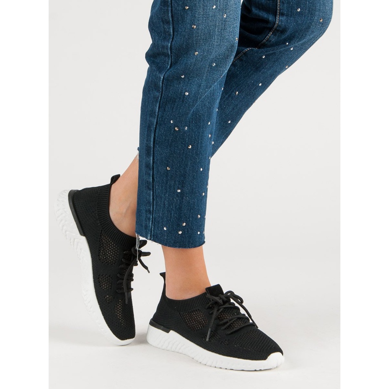 Luftiga sportskor svart 1