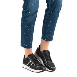 Bekväma svarta sneakers 1