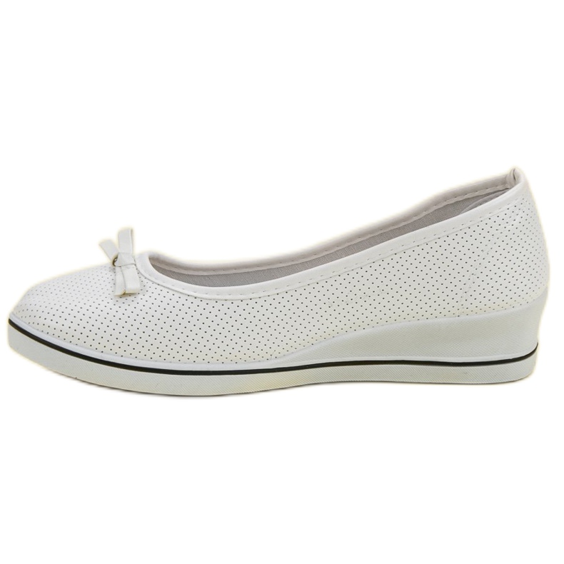Sports Ballerina På En Kil vit 1