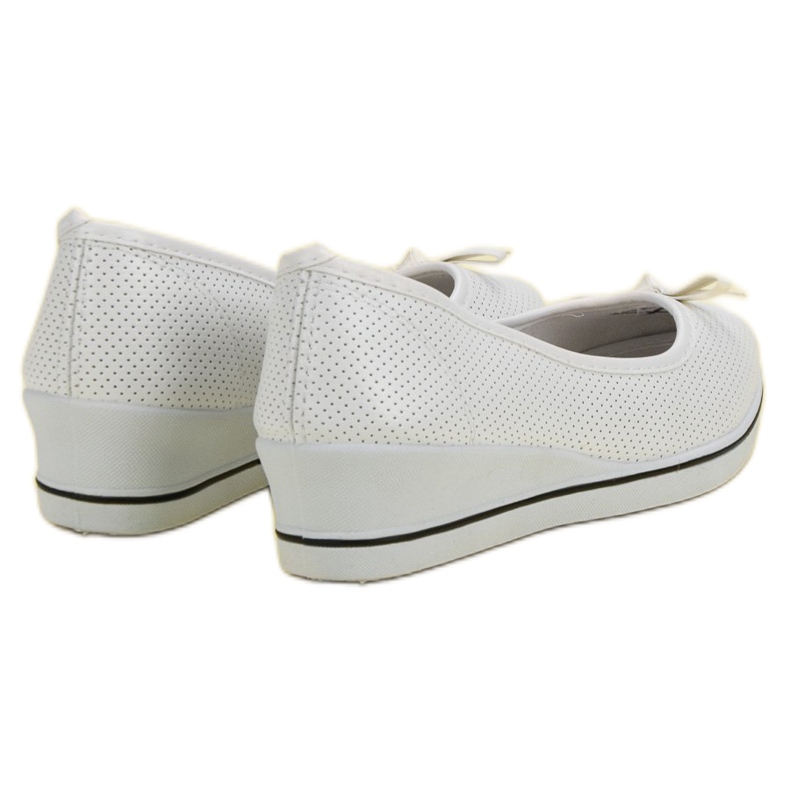 Sports Ballerina På En Kil vit 2