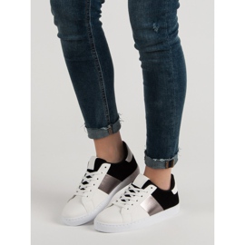 Bekväma sportskor vit svart 1