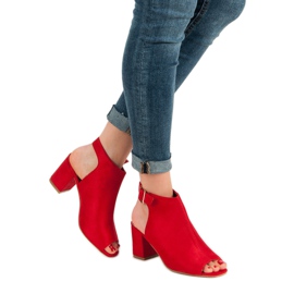 Super Mode Byggda sandaler på en bar röd 1