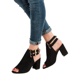 Erynn Eleganta byggda sandaler svart 1