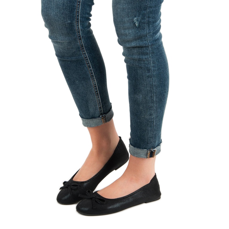 Evento Svart Ballerina Med En Rosett 1