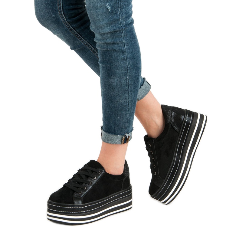 Weide Sneakers på plattformen svart 1
