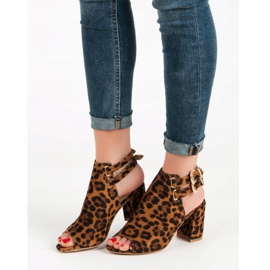 Erynn Eleganta byggda sandaler brun 1